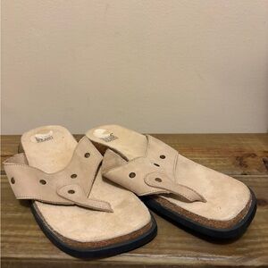 Elana Solano Suede Tan Thong Sandal Size 9.5